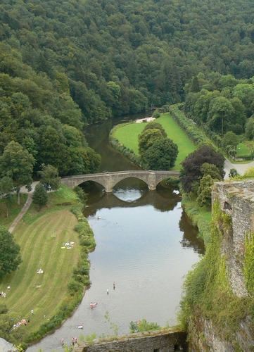 Immagine con ponte, fiume, alberi, verde, acqua, panorama, archi, prato, paesaggio, bosco