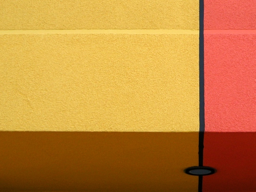 Immagine con giallo, colori, nero, rosso, minimalismo, riga, rosa