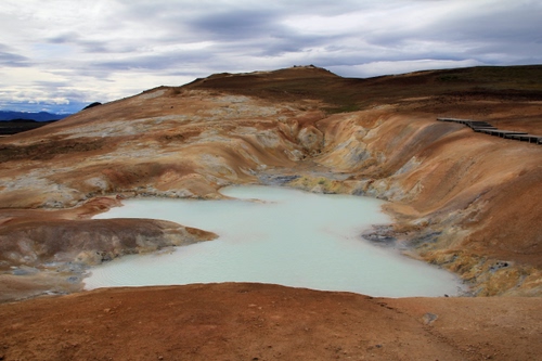 Immagine con montagna, nuvole, lago, cielo, acqua, rocce, montagne, panorama, azzurro, roccia