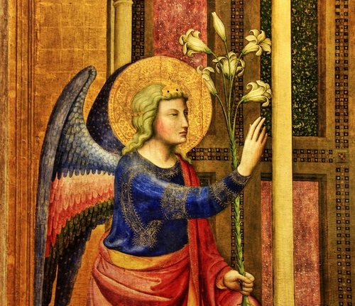 Immagine con angelo, ali, dipinto, gigli, aureola, giglio, fiore, mani, oro, affresco