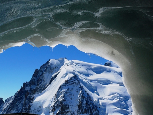 Immagine con neve, ghiaccio, montagna, grotta, cielo, bianco, inverno, montagne