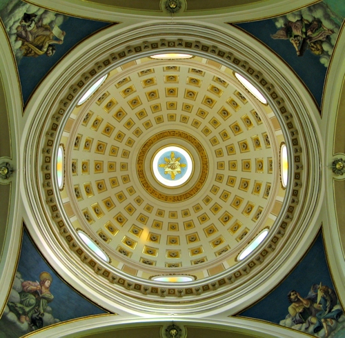 Immagine con cupola, cerchio, dipinti, affreschi, finestre, tondo, quattro