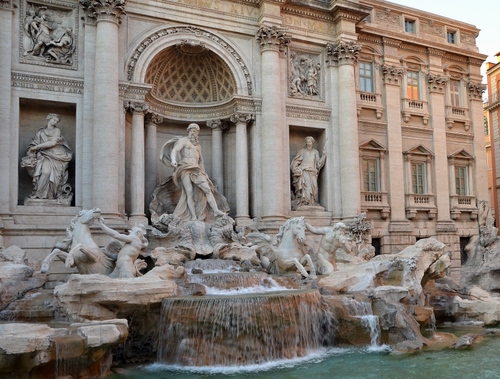 Immagine con fontana, trevi, acqua, statue, roma, colonne, marmo, palazzo