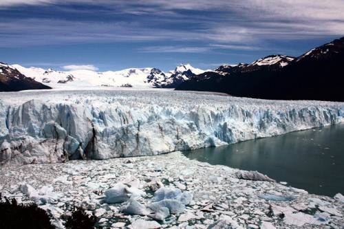 Immagine con ghiacciaio, montagne, neve, nuvole, ghiaccio, mare, lago, cielo, montagna, acqua, bianco