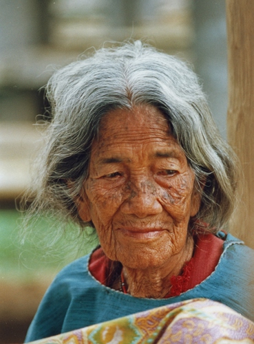 Immagine con donna, rughe, capelli, anziana, viso, vecchia, occhi, ritratto