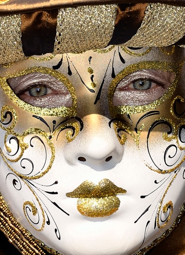 Immagine con occhi, maschera, oro, bianco, bocca, naso, carnevale, dorato, venezia, decorazioni, cappello, nero, disegni, sguardo, trucco, azzurri, labbra