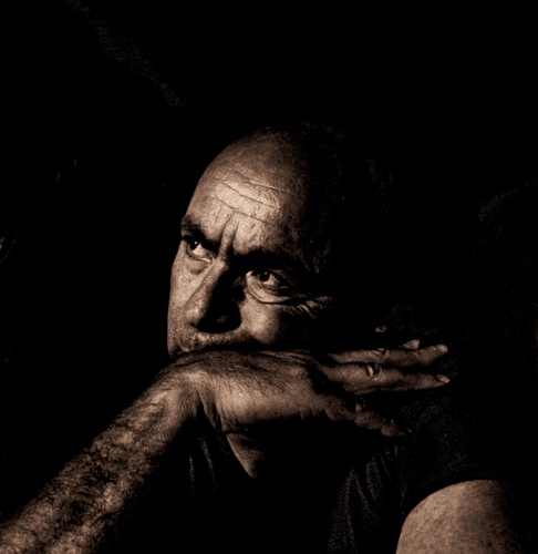 Immagine con mano, autoritratto, occhi, ritratto, uomo, braccio, viso, bianconero