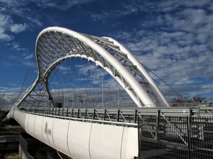 ponte, nuvole, cielo, bianco, arco, tiranti, azzurro, struttura, moderno, guardrail, strada, architettura, ferro, acciaio, ringhiera, funi, tubi