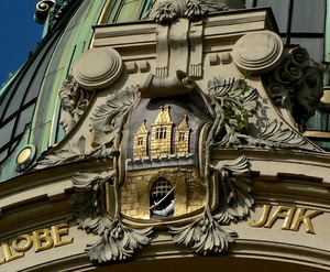 stemma, oro, cupola, castello, tre, verde, liberty, scritte, sculture, chiesa, torri