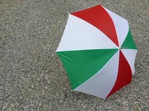 rosso, verde, ombrello, bianco, tricolore, sassi