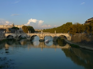 ponte, fiume, battello, tevere, acqua, arcate, roma, nuvole, alberi, riflesso