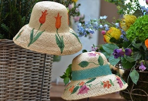 cappelli, fiori, paglia, verde, giallo, due, foglie, viola, cesto, dipinti, piante, rosso, disegni, colori, cesta, vimini, arancione, fascia