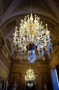 lampadari, statue, luci, vetro, soffitto, candele, lampadine, lampadario, cristallo, arco, gocce, salone, finestra, murano, bianco, interno, volta, due