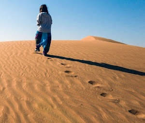 sabbia, orme, deserto, ombra, camminare, impronte, persona, duna, passi, azzurro, cielo, donna, dune, uno