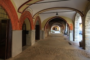 archi, colonne, portici, portico, insegna, lampioni, lampione, pilastri, mattoni, prospettiva, strada, sassi