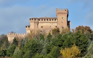 castello, torre, merli, alberi, verde, cielo