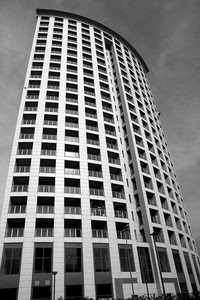 finestre, grattacielo, bianconero, cielo, prospettiva, palazzo, nuvole, lampione, vetro, alto, linee