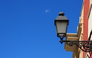 lampione, luna, cielo, azzurro, ferro, palazzo, muro