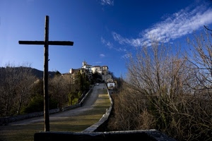 croce, strada, paese, alberi, cielo, nuvole, borgo, rami