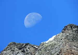 luna, cielo, montagne, neve, montagna, cime, rocce, azzurro, roccia