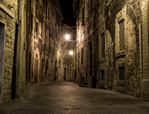 vicolo, lampioni, strada, finestre, notte, luci, notturno, case, via, borgo, grate, palazzi, porte