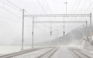 binari, ferrovia, nebbia, bianconero, fili, rotaie, semafori, stazione, cavi, tralicci, elettricità, mare, montagna, pali, linee