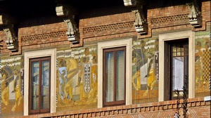 finestre, affreschi, tre, vetri, decorazioni, liberty, palazzo, mattoni, cavalli, casa, tende