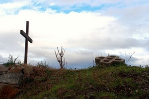 croce, nuvole, erba, legno, cielo, montagna, cimitero, arbusti, croci, sassi