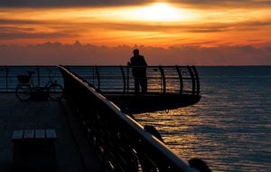 mare, tramonto, bicicletta, controluce, uomo, acqua, ringhiera, pontile, sole, molo