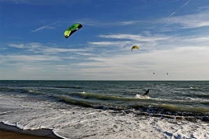 mare, onde, nuvole, vento, cielo, acqua, schiuma, spiaggia, sport, surf, azzurro, verde, bianco, vela, bagnasciuga, sabbia