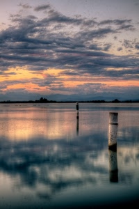 nuvole, riflessi, acqua, cielo, pali, tramonto, lago, riflesso, mare, palo