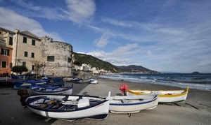 barche, mare, spiaggia, case, nuvole, torre, cielo, sabbia