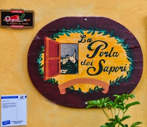 insegna, finestra, giallo, pianta, scritta, scritte, muro, porta, foglie, disegno