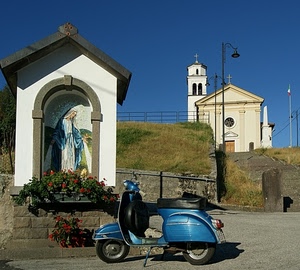 chiesa, vespa, madonna, fiori, campanile, cappella, edicola, scooter