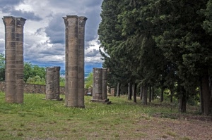 colonne, alberi, nuvole, verde, cielo, ruderi, prato, tronchi