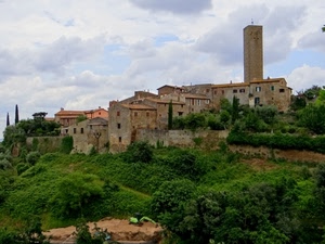 torre, case, alberi, nuvole, panorama, cielo, borgo, paese, verde, finestre, collina, tetti, scorcio, campanile
