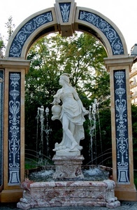 fontana, acqua, statua, arco, marmo, bianco, alberi, parco, scultura, donna, giardino, cornice, verde, disegni, vasca, zampilli, albero, piante