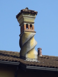 tetto, tegole, cielo, comignolo, comignoli, grondaia, spirale, azzurro, camino, coppi