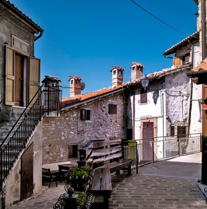 comignoli, panchine, scala, ringhiera, borgo, porta, paese, cielo, case