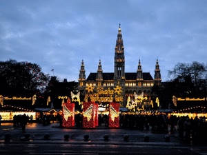 luci, campanile, sfere, natale, rosso, chiesa, festa, mercatino, sera, palazzo, notturno