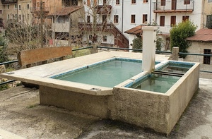 acqua, lavatoio, case, fontana, panchina, vasche, pietra, vasca, finestre, alberi