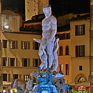 finestre, statua, fontana, case, notturno, luci, marmo, notte, piazza, torre, palazzi, scultura, cavalli, bianco, azzurro, statue, arco, nettuno
