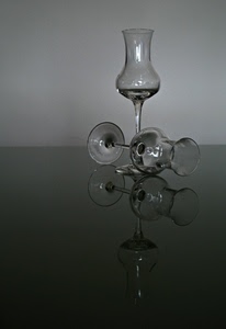 due, bicchieri, vetro, riflesso, calici, bianconero, bicchiere