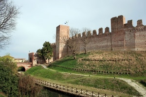 torri, mura, castello, merli, prato, ponte, alberi, sentiero, verde, torre