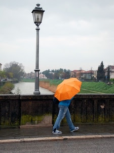 lampione, ombrello, fiume, ponte, arancione, pioggia, arancio, canale
