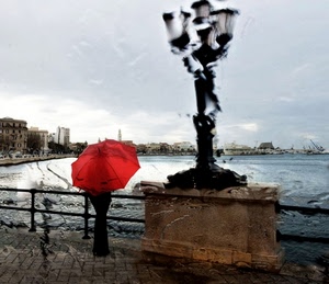 lampione, ombrello, rosso, pioggia, mare, ringhiera, acqua