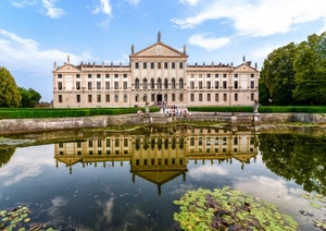 villa, alberi, riflesso, acqua, nuvole, cielo, finestre, palazzo, lago, persone, verde, parco, riflessi, statue, balaustra, fontana, specchio