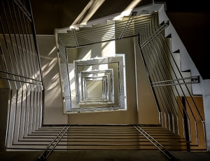 scale, ringhiera, prospettiva, scala, chiocciola, quadrati, geometrie, architettura, spirale, luci, frattale